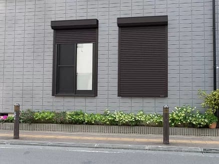 Рольставни оконные взломостойкие из экструдированного профиля Doorhan RHE45M