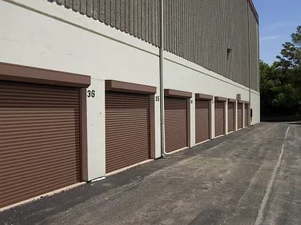 Рольставни витринные взломостойкие из экструдированного профиля Doorhan RHE58M